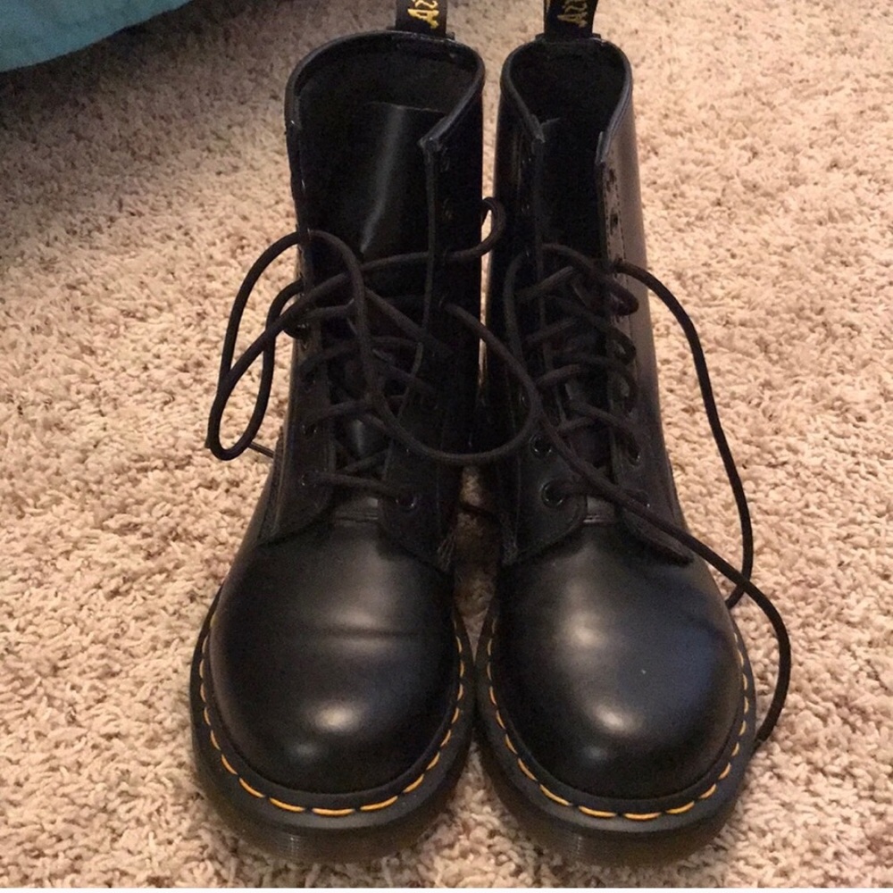 Dr Martens Black Womens 8 great condition 1460
